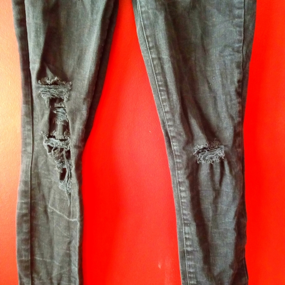 Black Ripped/Destressed Dyndnm Kate Jean's… - Picture 3 of 6